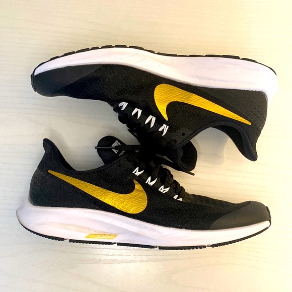 Nike Other - Nike Black and Gold Zoom Pegasus 35 (Men’s Size 7) Women’s Size 8.5 Sneakers